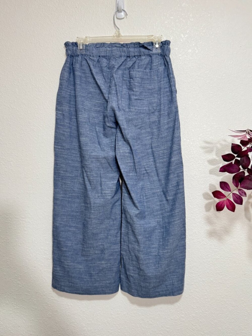 PACT 100% Organic Cotton Blue Chambray Drawstring Crop Pants Size Medium - Picture 6 of 10